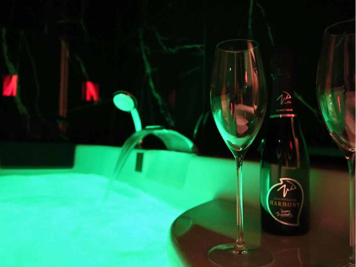 Sejour Detente A Saint-Omer - Jacuzzi Prive, Terrasse, Centre-Ville Et Parking Gratuit Εξωτερικό φωτογραφία